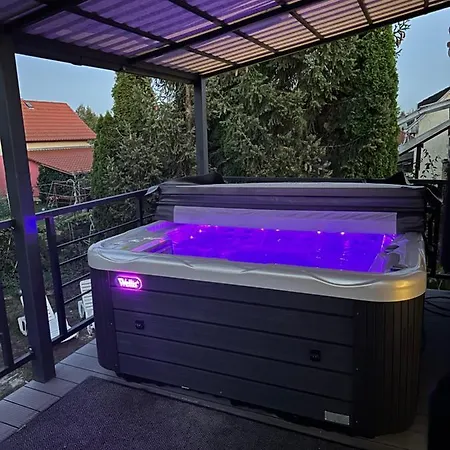 Apartment Zsory Cabinbox Mezokovesd